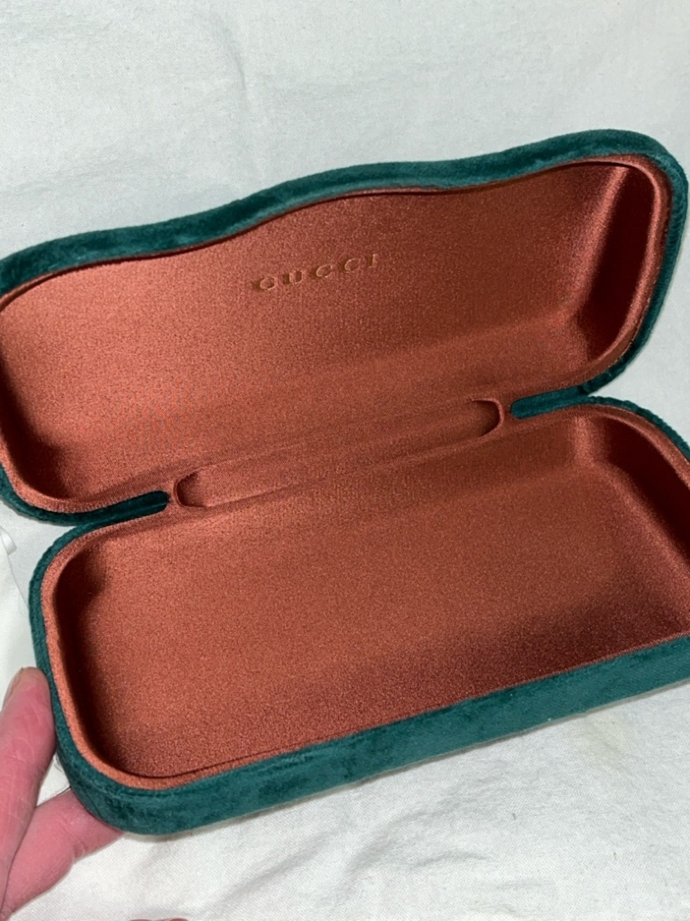 GUCCI AUTHENTIC DESIGNER GREEN VELVET CLAM SHELL EYEGLASS CASE - Picture 7 of 8